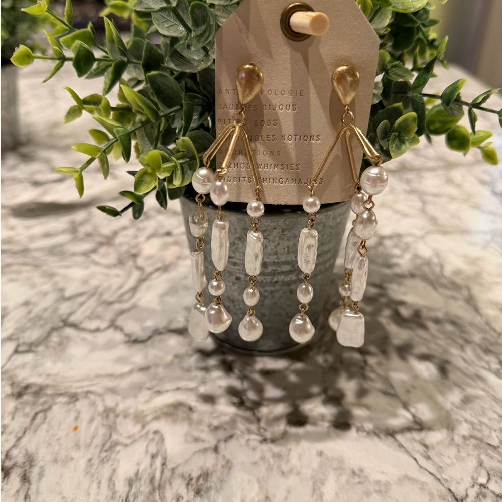 Elegant Gold and Pearl Dangle Earrings